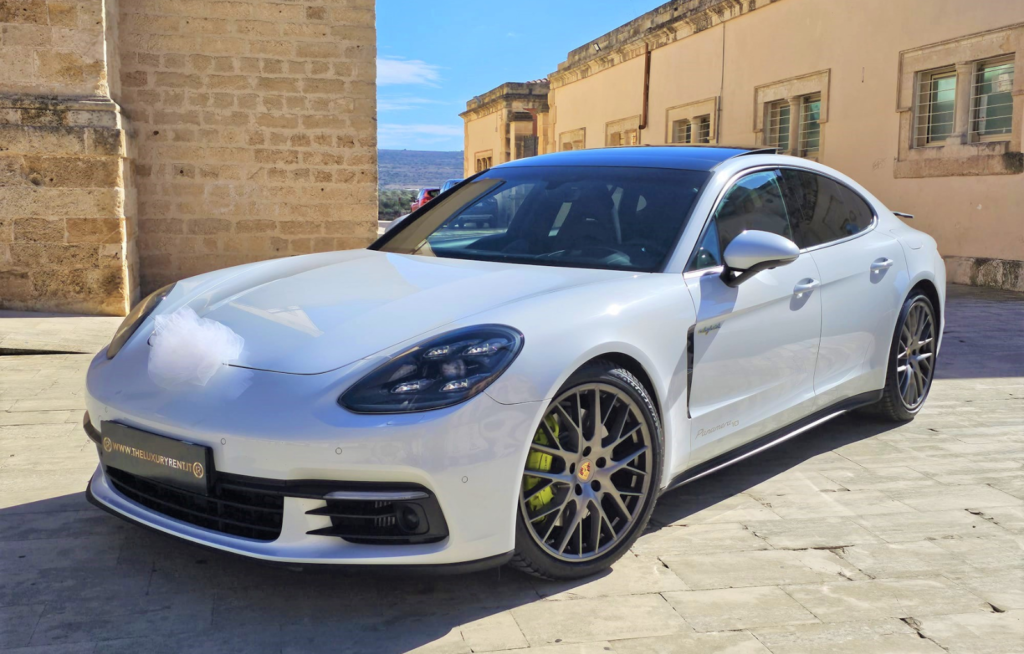 3 Porsche Panamera